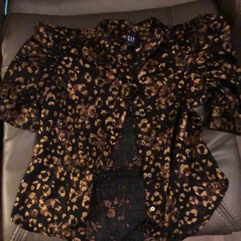 Women’s GAP small animal print with gold accents